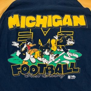 RARE Vintage 1993 Michigan Disney Football tee - size L!